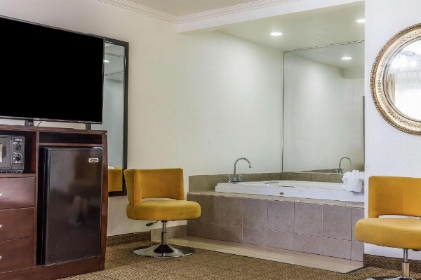Comfort Inn Santa Cruz image 27